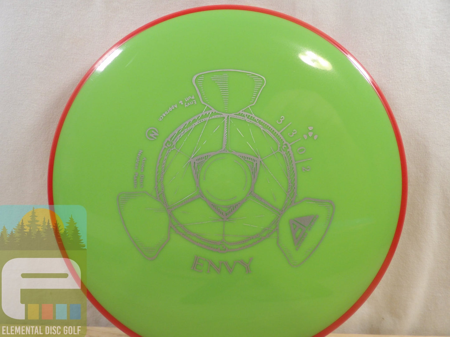 Axiom Neutron Envy (3/3/0/2) - Elemental Disc Golf