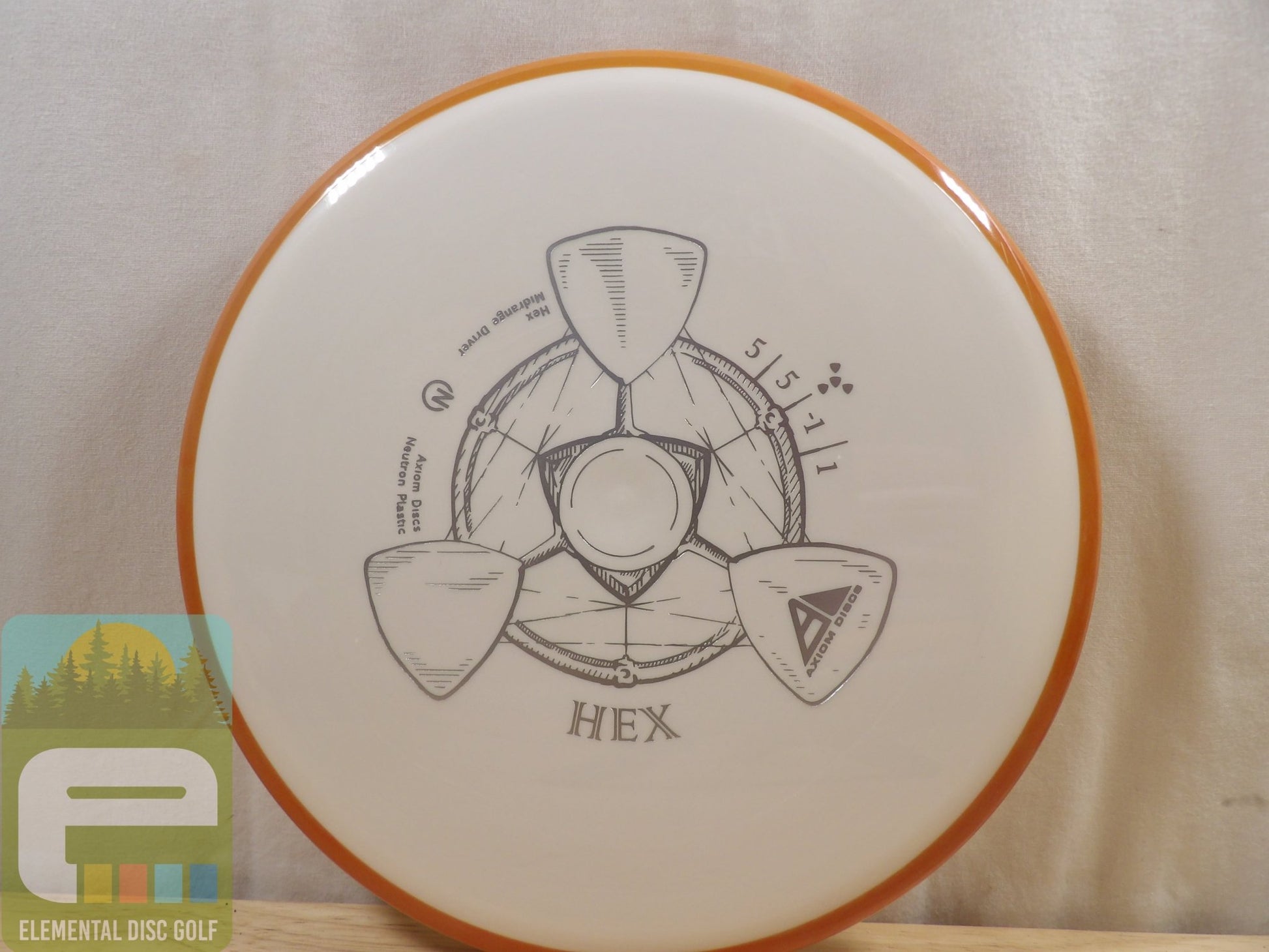 Axiom Neutron Hex ( 5 / 5 / - 1 / 1 ) - Elemental Disc Golf