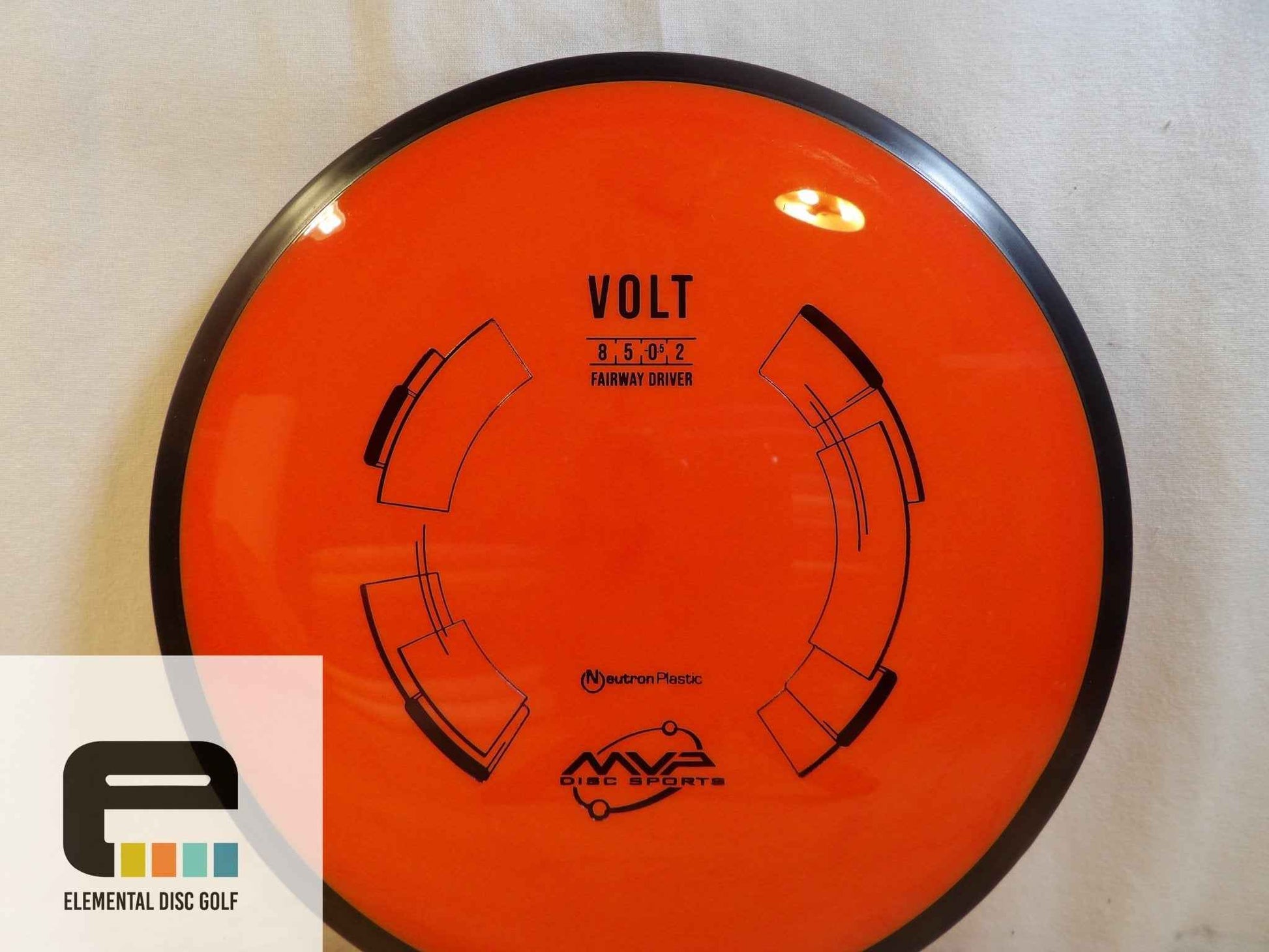 MVP Neutron Volt ( 8/5/-0.5/2 ) - Elemental Disc Golf